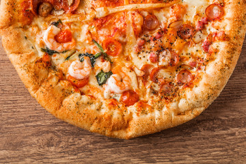 ミックスピザ　Italian delicious food mixture pizza