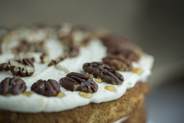 pecan and maple syrup cake