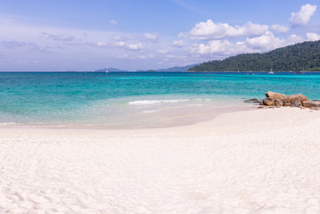 Fototapeta premium Blue water and the beach at lipe island south of Thailand