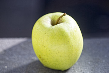 Green apple 