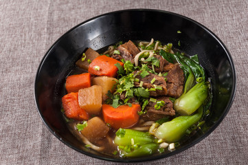 Braised beef noodle