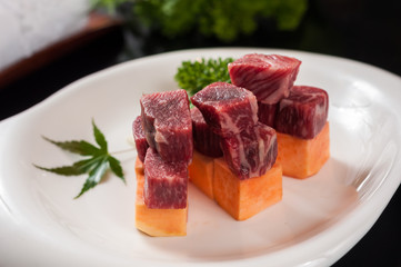Raw beef grain