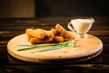  Cheese sticks in battered sauce