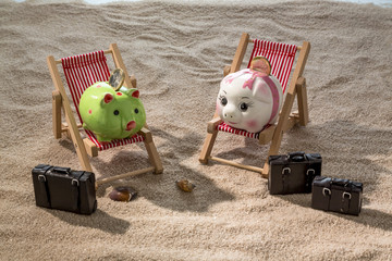 Sparschwein im Liegestuhl