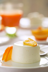Mini round orange cheesecake