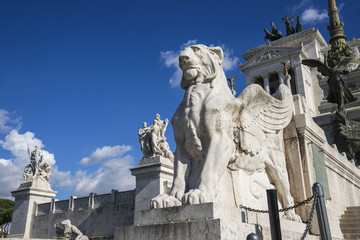 Fototapeta na wymiar Vittoriano Monument in the historic center of Rome