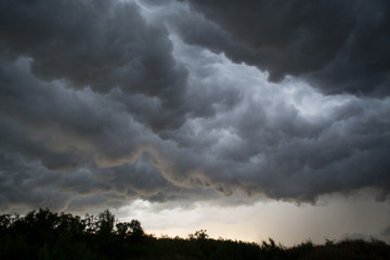 D& 39 horribles nuages avancent avant la tempête