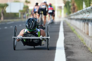 Papier Peint photo Vélo Wheelchair race cycling race triathlon participant, para triathlete