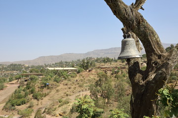 랄리벨라 언덕의 종
