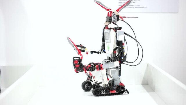 Robot from the constructor moves.