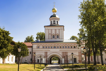 Fototapeta na wymiar Gate Church of the Archangel Michael in the Valdai Iversky Svyatoozersky Monastery, Novgorod Region, Russia
