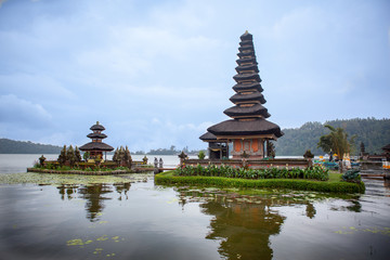 Fototapeta na wymiar Pura Ulun Danu temple on a lake Beratan. Bali ,Indonesia
