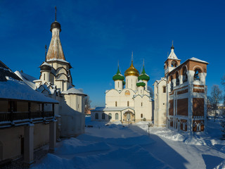 Fototapeta na wymiar Architectural ensemble of the Spaso-evfimiev monastery in winter.