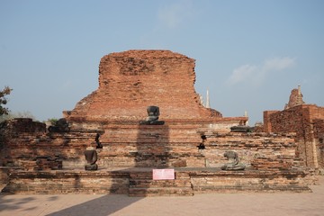 The image of the old pagoda backlight is a very pleasant image.