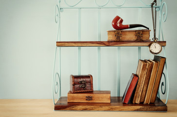 Obraz premium Classical shelf with vintage male objects
