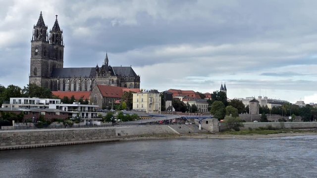Magdeburg Elbe und Elbufer