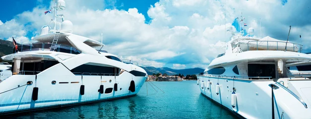Küchenrückwand glas motiv Beautiful, luxury yachts. Traveling, yachting, sailing concept. © Acronym