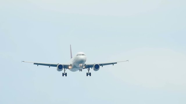 Airbus 320 landing