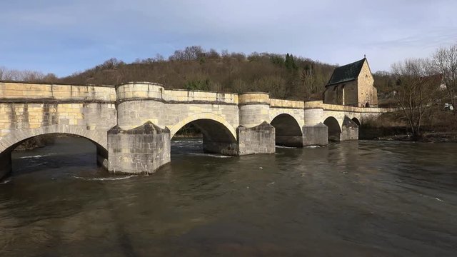 Die Werrabr&uuml;cke mit der Liboriuskapelle in Creuzburg 