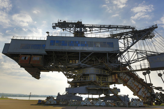 Abraum Bagger in Ferropolis