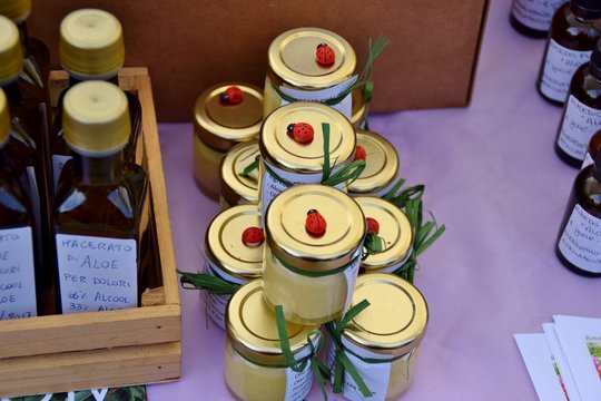 vasetti di conserve