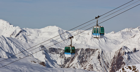 Two cabin of chairlift in Les Deux Alps -  France - 140558063