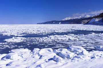 流氷原と知床連山 © san724