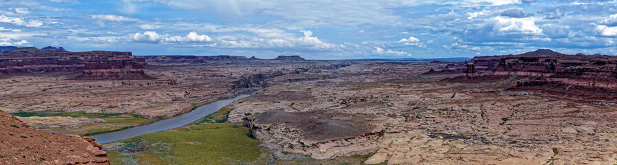 Fototapeta na wymiar Panorama View of Colorado River in Glen Canyon National Recreation Area
