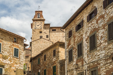 Fototapeta na wymiar Campiglia is a beautiful medieval town that sits on a hill overlooking the surrounding region of Tuscany