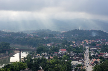 Obraz premium Luang Prabang cityscape view from Mount Phousi (Phou si), Laos