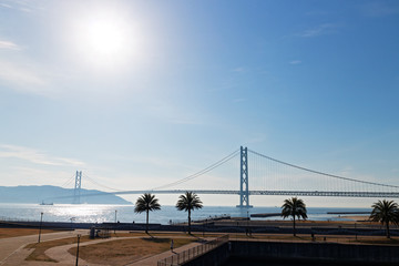 マリンピア神戸から明石海峡大橋を望む