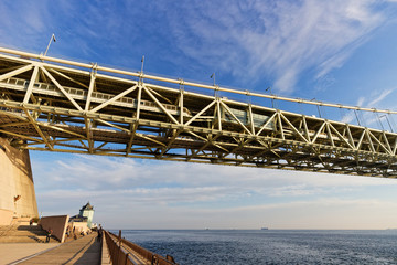 兵庫 舞子公園から見る明石海峡大橋