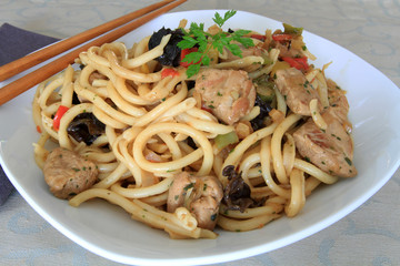 nouilles sautées et canard