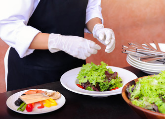 Chef Decorating Salad bowl - 140603680
