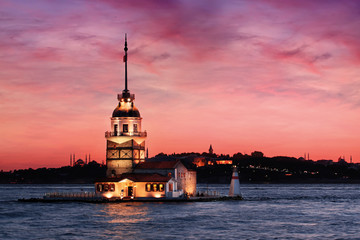 Maiden's Tower at sunset