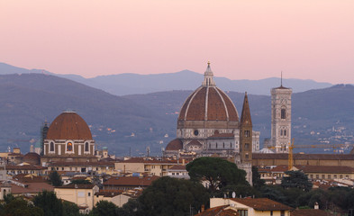 Fototapeta na wymiar Firenze al tramonto