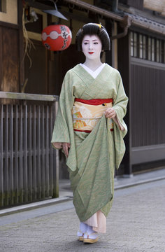 Portrait of young woman in kimono