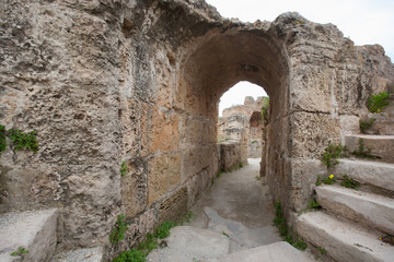 Fototapeta na wymiar Archway at Antonine Thermae, Tunis, Tunisia