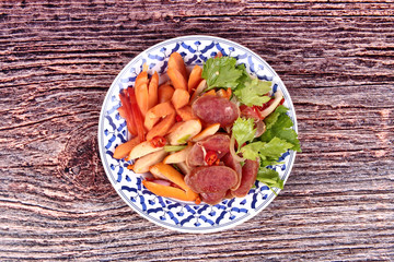 Soft-boiled blood cockles shell  served with spicy sauce.