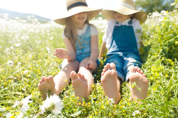 Fototapeta premium Boy and girl in nature 