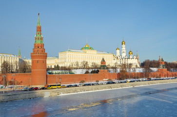 Fototapeta premium Winter view of the Moscow Kremlin and the Kremlin embankment