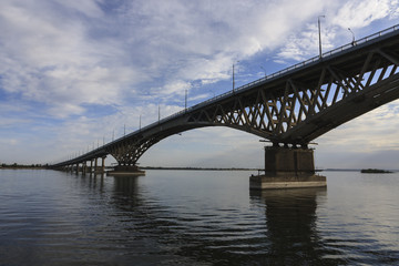 Fototapeta na wymiar Saratov Bridge crosses the Volga River and connects Saratov and Engels, Russia (length is 2,803.7 meters)
