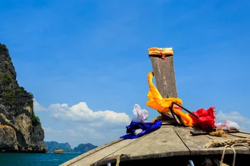 Zelfklevend Fotobehang Head of longtail boat in the thailand sea © wittybear