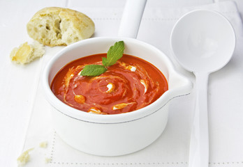 Red pepper cream soup 