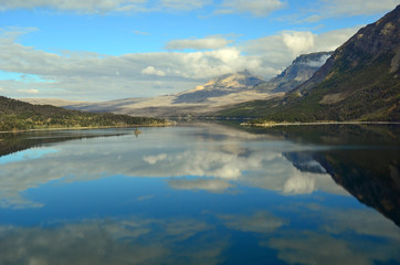 Fototapeta premium St. Marys Lake in Glacier National Park, Montana, USA