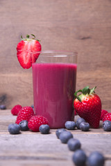 Smoothie aus Beeren