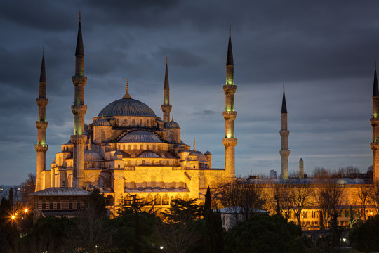 Blue mosque (Sultan Ahmed Mosque)in Istanbul in the night