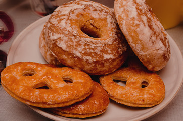 Сладкие пряники и крендельки к чаю