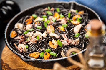 Black spaghetti with seafood