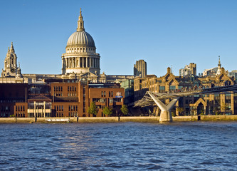 Fototapeta na wymiar London - St Paul's and the Millenium Bridge